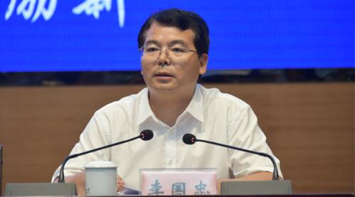 李國忠簡歷：廣西大學(xué)黨委書記李國忠，曾任廣西科技廳廳長，桂林理工大學(xué)黨委書記，桂林市委常委、組織部部長