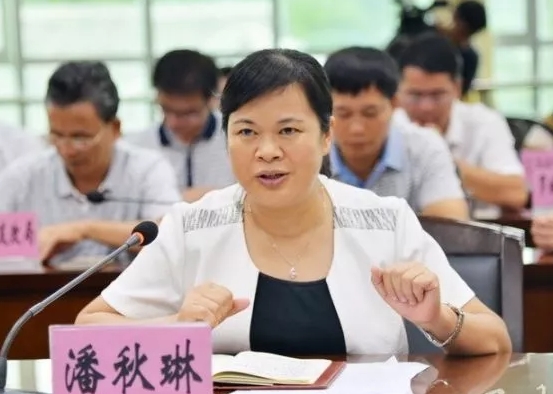 潘秋琳簡歷：河池市政協(xié)副主席潘秋琳，曾任河池市委副秘書長、羅城縣長、南丹縣委書記