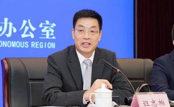 班忠柏簡歷：廣西政協(xié)民族和宗教委主任班忠柏，曾任廣西民宗委主任，防城港市長
