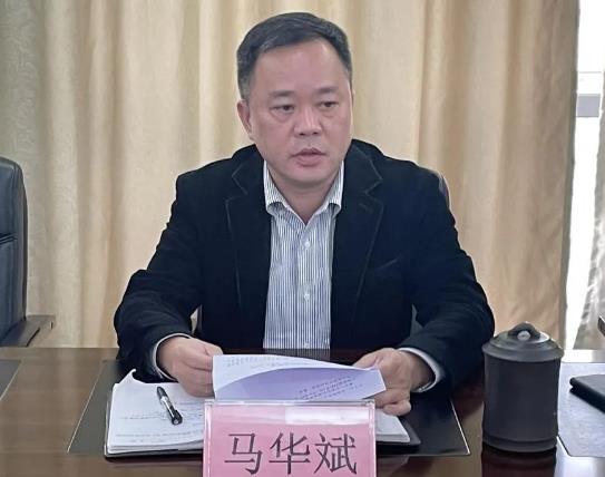 馬華斌簡歷：南寧市委黨史研究室主任馬華斌，曾任南寧鄉(xiāng)村振興集團(tuán)董事長，邕寧區(qū)委常委、組織部部長